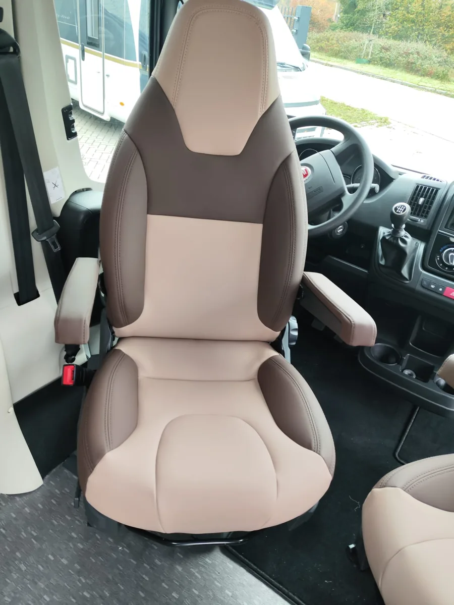 Camperstoel met effen tweekleurige bekleding